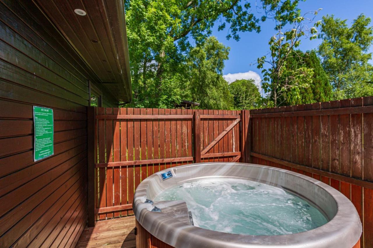 Birch Lodge 20 With Hot Tub Newton Stewart Bagian luar foto